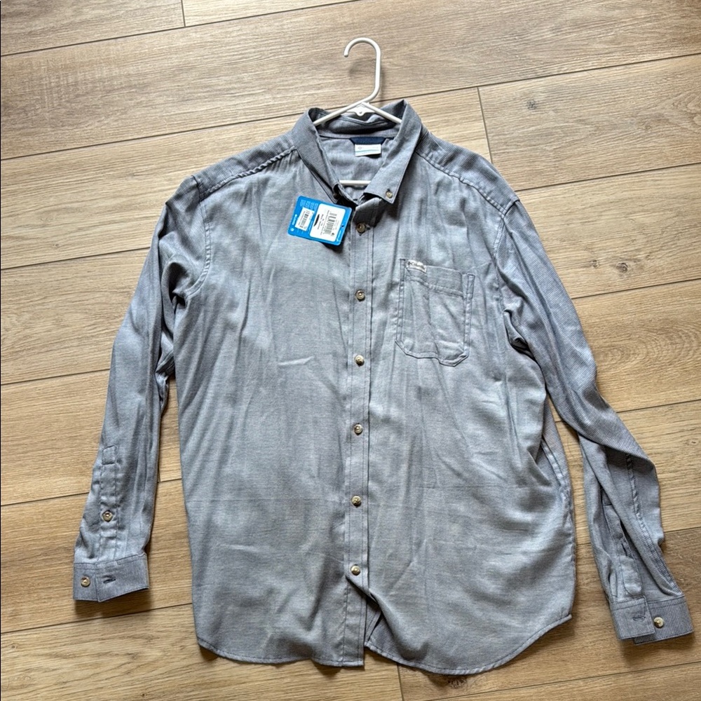 NWT Columbia Men's Gray Button-Up Shirt